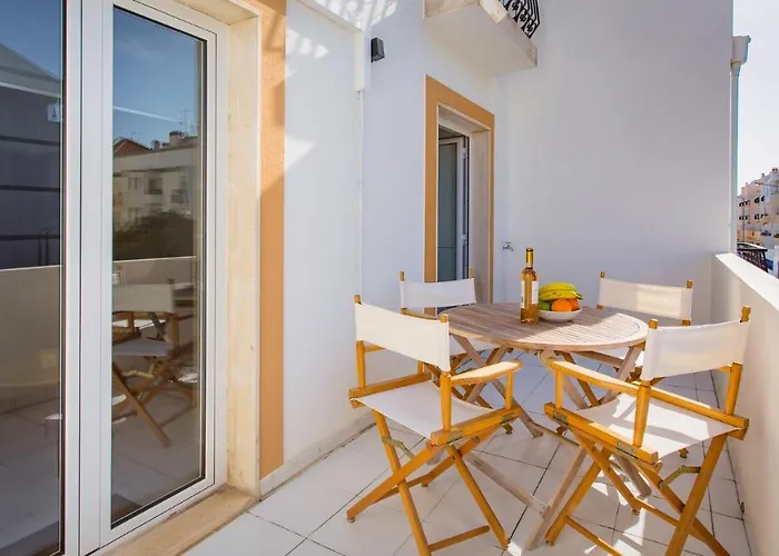 Bright 1Bdr Apartment W/Balcony By Lovelystay